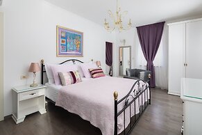 Romantic Luxury Rooms