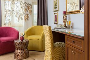 Romantic Luxury Rooms