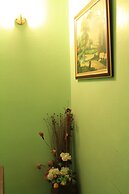 Swan Inn2 Guest House