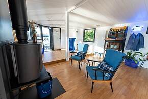 Péniche Carpe Diem La Rivière House