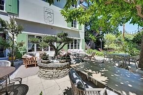Logis Hotel Le Blason de Provence