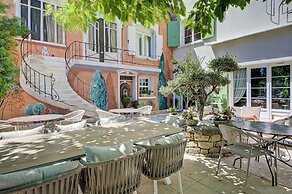 Logis Hotel Le Blason de Provence
