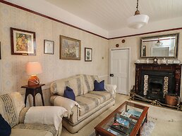 Cairbre House
