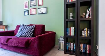 JOIVY Cozy Flat for 4 w/ Patio, Nearby Navigli