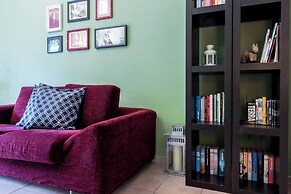 JOIVY Cozy Flat for 4 w/ Patio, Nearby Navigli