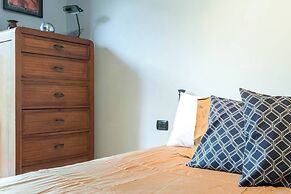 JOIVY Cozy Flat for 4 w/ Patio, Nearby Navigli