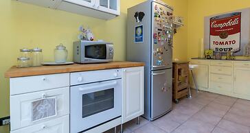 JOIVY Cozy Flat for 4 w/ Patio, Nearby Navigli