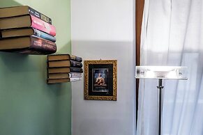 JOIVY Cozy Flat for 4 w/ Patio, Nearby Navigli