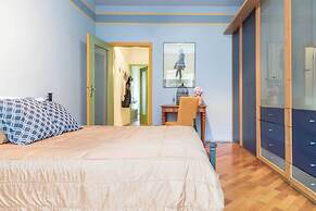 JOIVY Cozy Flat for 4 w/ Patio, Nearby Navigli