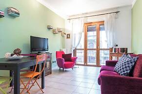 JOIVY Cozy Flat for 4 w/ Patio, Nearby Navigli