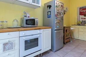 JOIVY Cozy Flat for 4 w/ Patio, Nearby Navigli