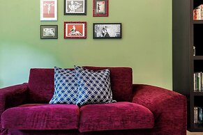 JOIVY Cozy Flat for 4 w/ Patio, Nearby Navigli