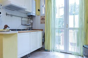 JOIVY Cozy Flat for 4 w/ Patio, Nearby Navigli