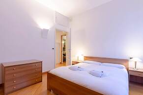 JOIVY Lovely Apt with Communal Pool in Nervi