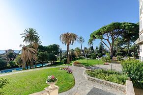 JOIVY Lovely Apt with Communal Pool in Nervi