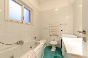 JOIVY Lovely Apt with Communal Pool in Nervi