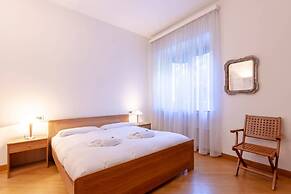 JOIVY Lovely Apt with Communal Pool in Nervi