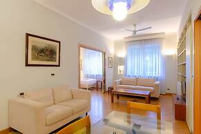 JOIVY Lovely Apt with Communal Pool in Nervi