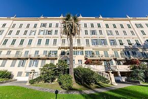 JOIVY Lovely Apt with Communal Pool in Nervi