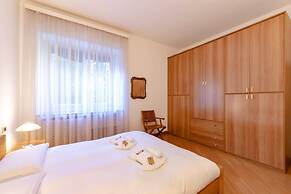 JOIVY Lovely Apt with Communal Pool in Nervi