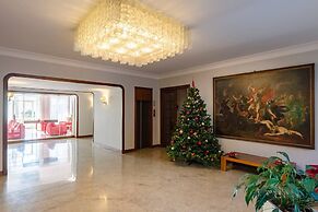 JOIVY Lovely Apt with Communal Pool in Nervi
