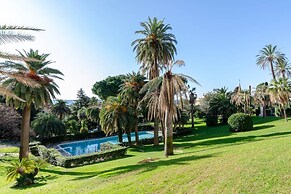 JOIVY Lovely Apt with Communal Pool in Nervi