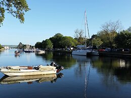 1 Crabshell Quay