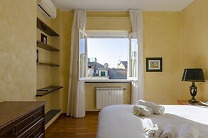 JOIVY Light Flat for 5 in the Heart of Bogliasco