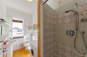 JOIVY Light Flat for 5 in the Heart of Bogliasco