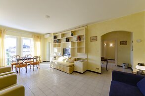JOIVY Light Flat for 5 in the Heart of Bogliasco