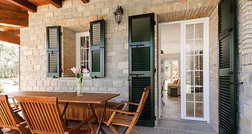 JOIVY MAS Avilo Villa Bobbio
