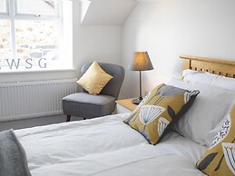 The Towers - Castell