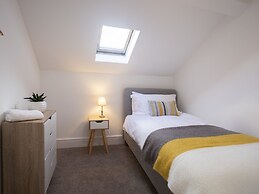 The Towers - Castell