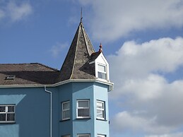 The Towers - Castell