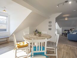 The Towers - Castell