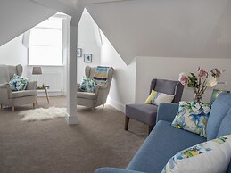 The Towers - Castell