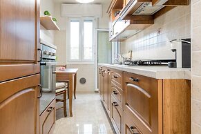 JOIVY Milano Fiera Cozy & Elegant Apartment