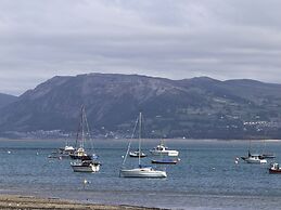 Gadlys House - Beau View