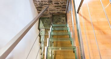 JOIVY Scenic 2BR Apt w/ Balcony & Parking