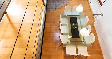 JOIVY Scenic 2BR Apt w/ Balcony & Parking