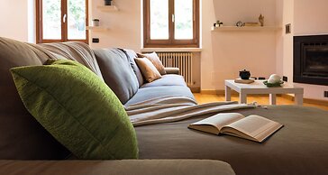 JOIVY Scenic 2BR Apt w/ Balcony & Parking