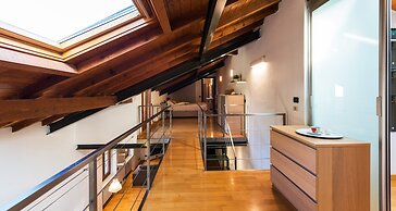 JOIVY Scenic 2BR Apt w/ Balcony & Parking