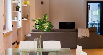 JOIVY Scenic 2BR Apt w/ Balcony & Parking