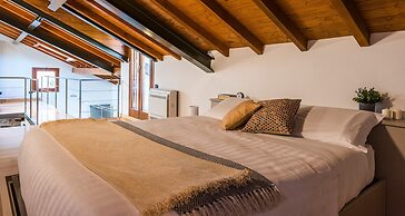 JOIVY Scenic 2BR Apt w/ Balcony & Parking