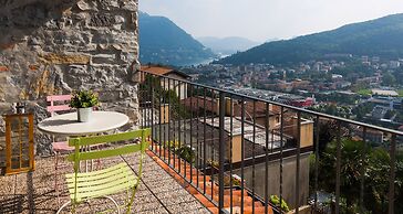 JOIVY Scenic 2BR Apt w/ Balcony & Parking