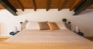 JOIVY Scenic 2BR Apt w/ Balcony & Parking