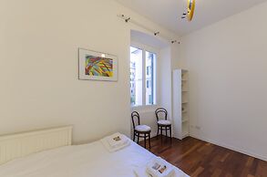 JOIVY Family Flat, 5 Mins to Piazza Corvetto