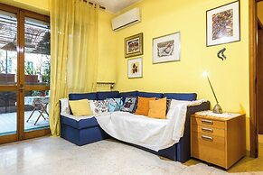 JOIVY Quiet Apt w Terrace in Beautiful Area