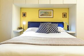 JOIVY Quiet Apt w Terrace in Beautiful Area