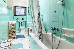 JOIVY Quiet Apt w Terrace in Beautiful Area